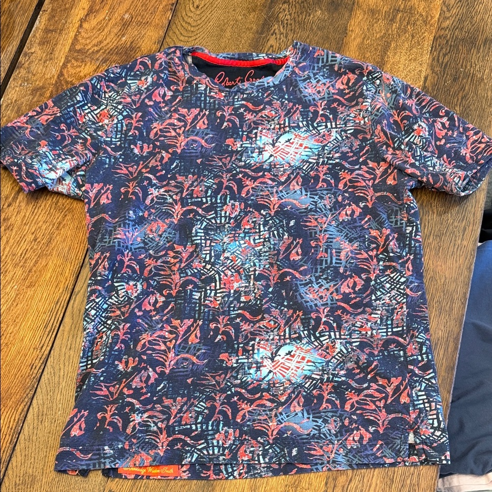 Robert Graham Short Sleeve Tee with Red and Blue Patterns